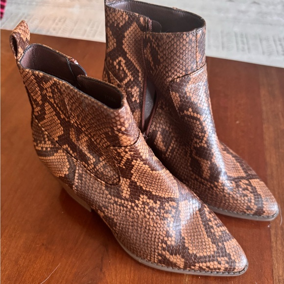 Maurices Shoes - Maurices Snake Print AnkleBoots WMNS 7.5 Brown Pointed Toe Block Heel Boots 0032